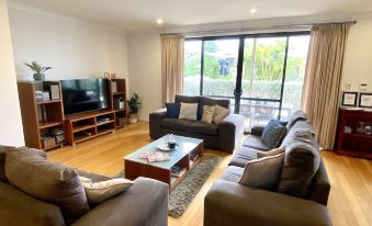 Baudins of Busselton Bed and Breakfast - Adults Only