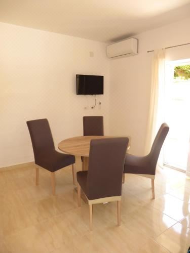 Luka Apartments One-Bedroom Apartment With Balcony-Ground Floor