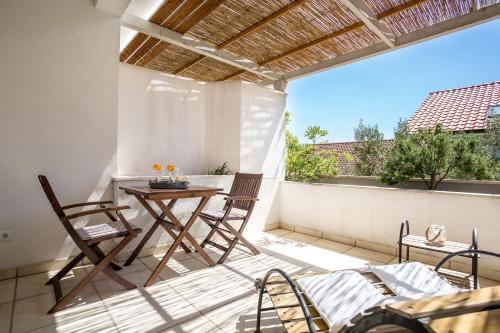 带露台的一室公寓