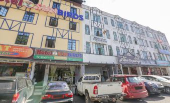 Spot on 89751 Bed Station Guest House - Hostel - Housity