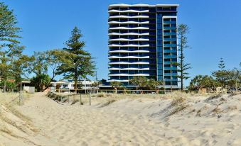 Kirra Beach Apartments