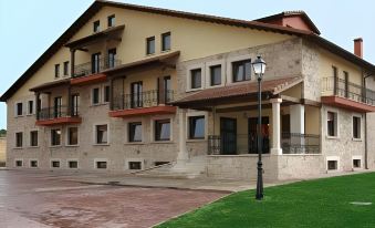 Hotel Garabatos - Housity