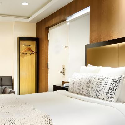 Standard Queen Room Madison les Hotel Promo Code