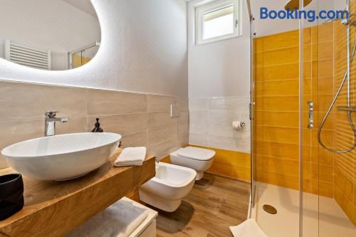 高级一卧室带阳台公寓