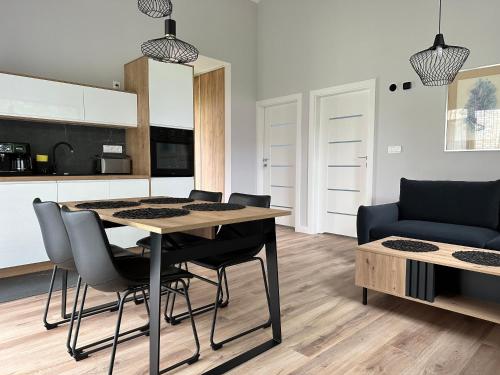 两卧室联排别墅