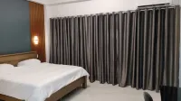 Anira Hotel & Suites Hôtels à : 