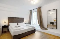 Easy-Flat Hauptplatz - City Center Apartments with a Kitchen Hotels in 