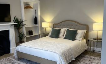No. Ten Guesthouse - Housity