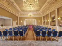 Bridge House Hotel, Leisure Club & Spa Hotels in Offaly