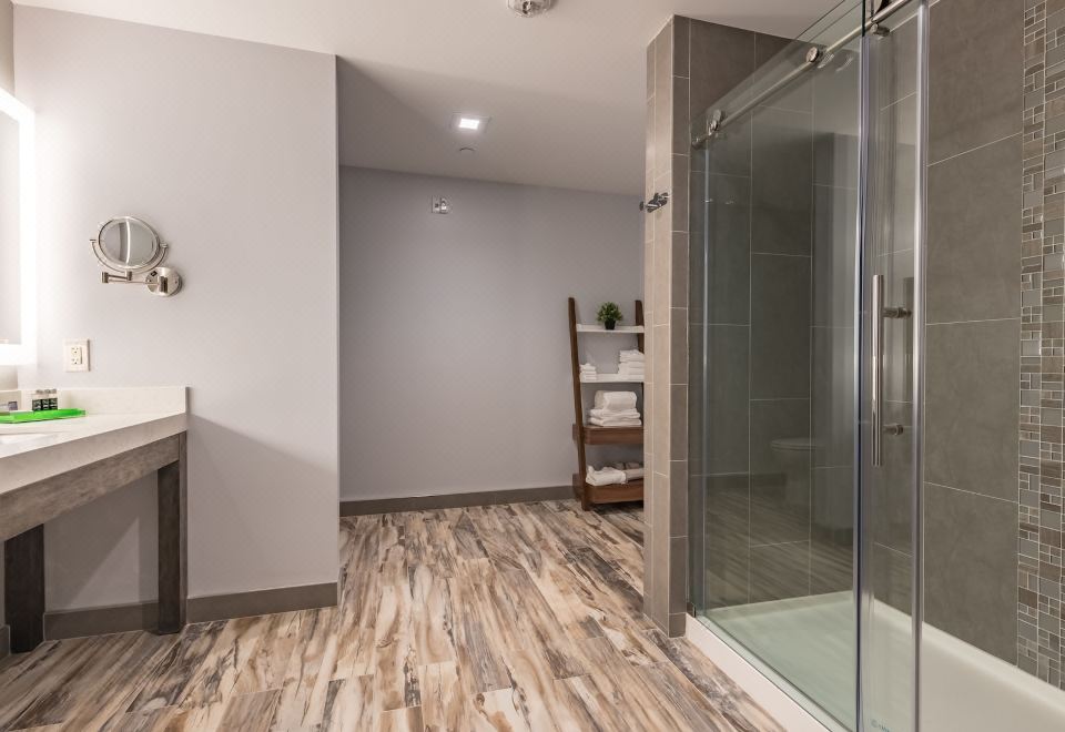 Lexen Hotel - North Hollywood Near Universal StudiosNoho Suite With Terrace, 1 King Bed