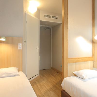 Twin Room Hotel Reseda Promo Code