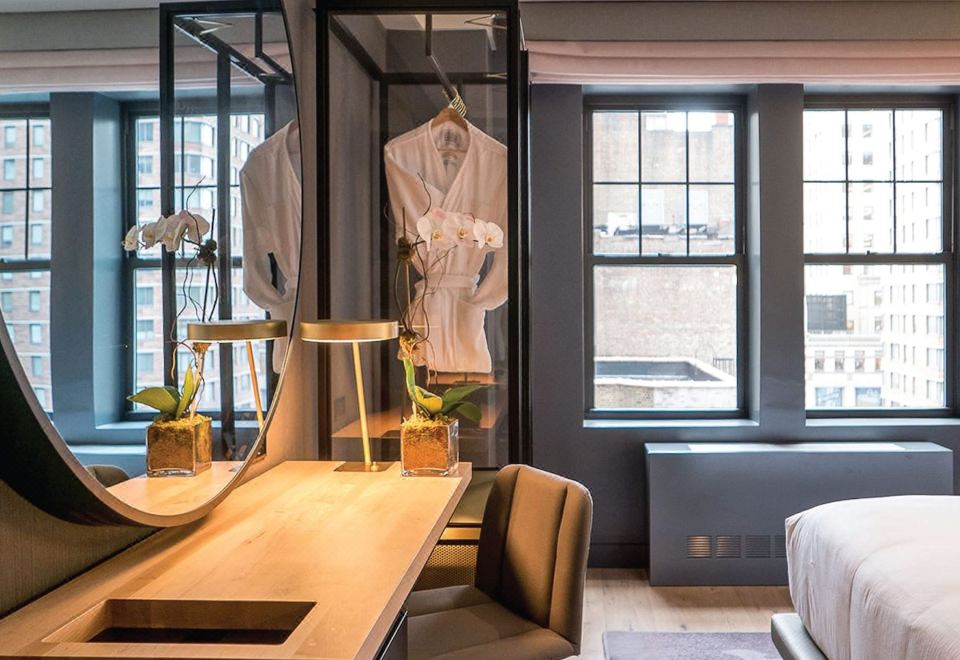 The Time New YorkQueen Room