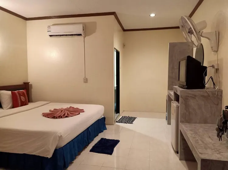 ห้องสแตนดาร์ดพร้อมเครื่องปรับอากาศ