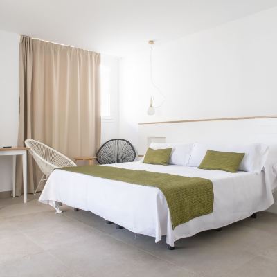 Superior Double or Twin Room with Terrace Hotel Senderos Promo Code