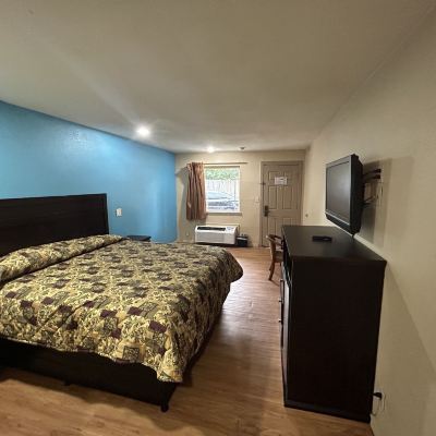 Standard Single Room, 1 King Bed, Smoking Super 7 Promo Code