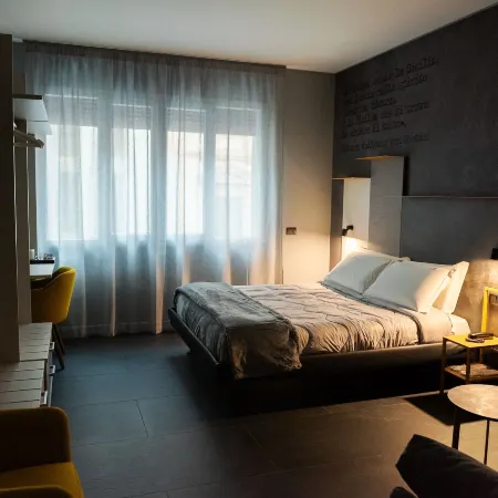 Alma Hotel