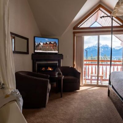 Honeymoon King Room A Bear and Bison Country Inn Promo Code