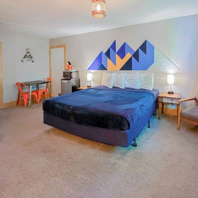 Deluxe King Room-Non-Smoking Wanderoo Lodge Promo Code