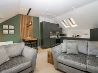 Watch Tree Apartment