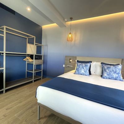 Standard Triple Room, Multiple Beds, Roll-in Shower Hex Hotel at Yorkshire Wildlife Park Promo Code