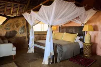 ซารูนี ไรโน โรงแรมใน