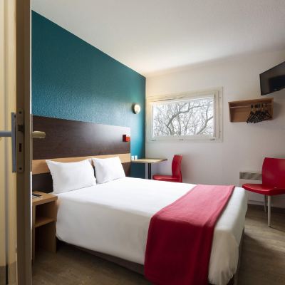 Room Cabrio Double Bed With En-Suite Bathroom And Wc hotelF1 Nemours Promo Code