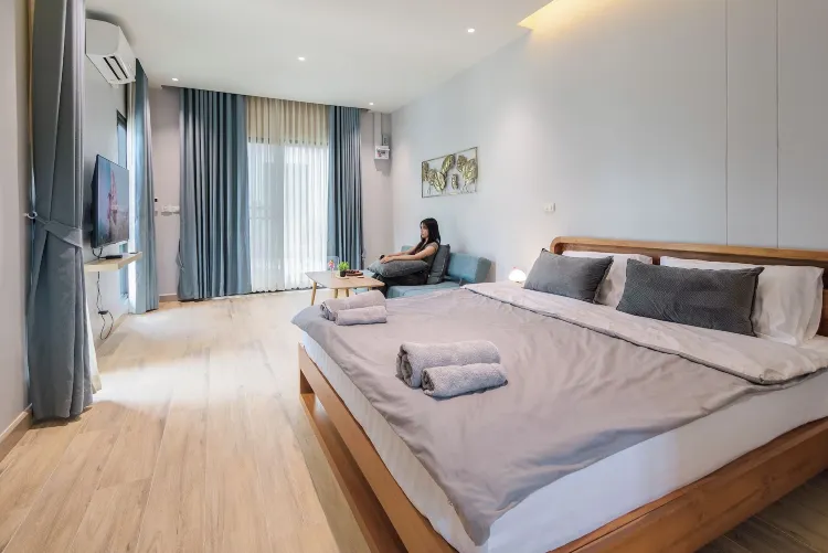 Comfort Suite, Patio, Garden View