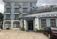 Mont Kalm Hotel and Suite Ξενοδοχεία στην πόλη 