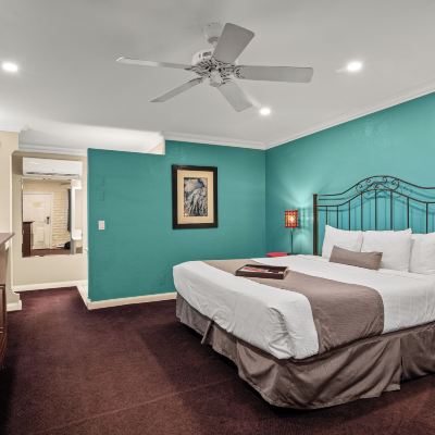 Standard King Room with Mountain View Sedona Hilltop Inn Promo Code