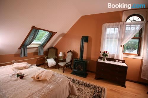 The Governor's Inn Deluxe King Room