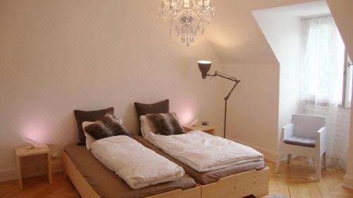 B&B Laupenring, Basel Double Or Twin Room With Garden View And Shared Bathroom