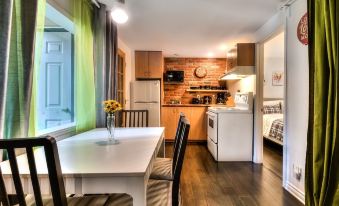 100 Meters to Subway - Montcalm Condos