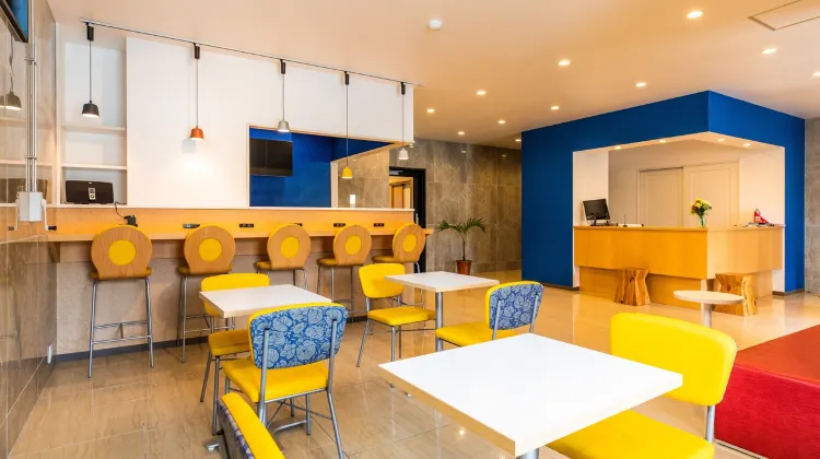 Mr.Kinjo Beach Side Kafu-Shi 食事・レストラン