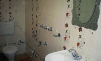 Suitetrails - Himalayan Retreat & Resort