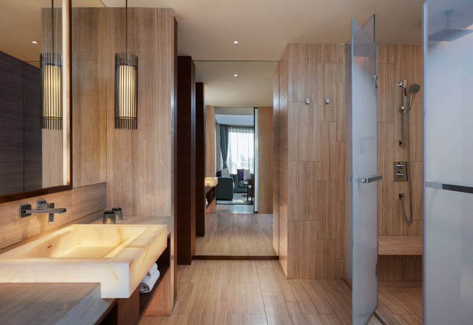 露臺山景家庭套房