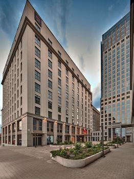 โรงแรม Radisson RED และอพาร์ทเมนต์ Radisson RED, กรากุฟ