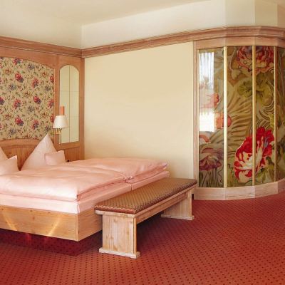 Suite-1 Double Bed, Balcony, Sofabed, Murphy Bed, Rain Shower, Bathtub, Coffee Maker Nationalpark-Hotel Schliffkopf Promo Code