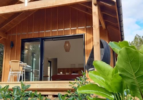 豪华特大床一室房