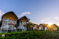 Strawberry Guyabano Farm Hotel di 