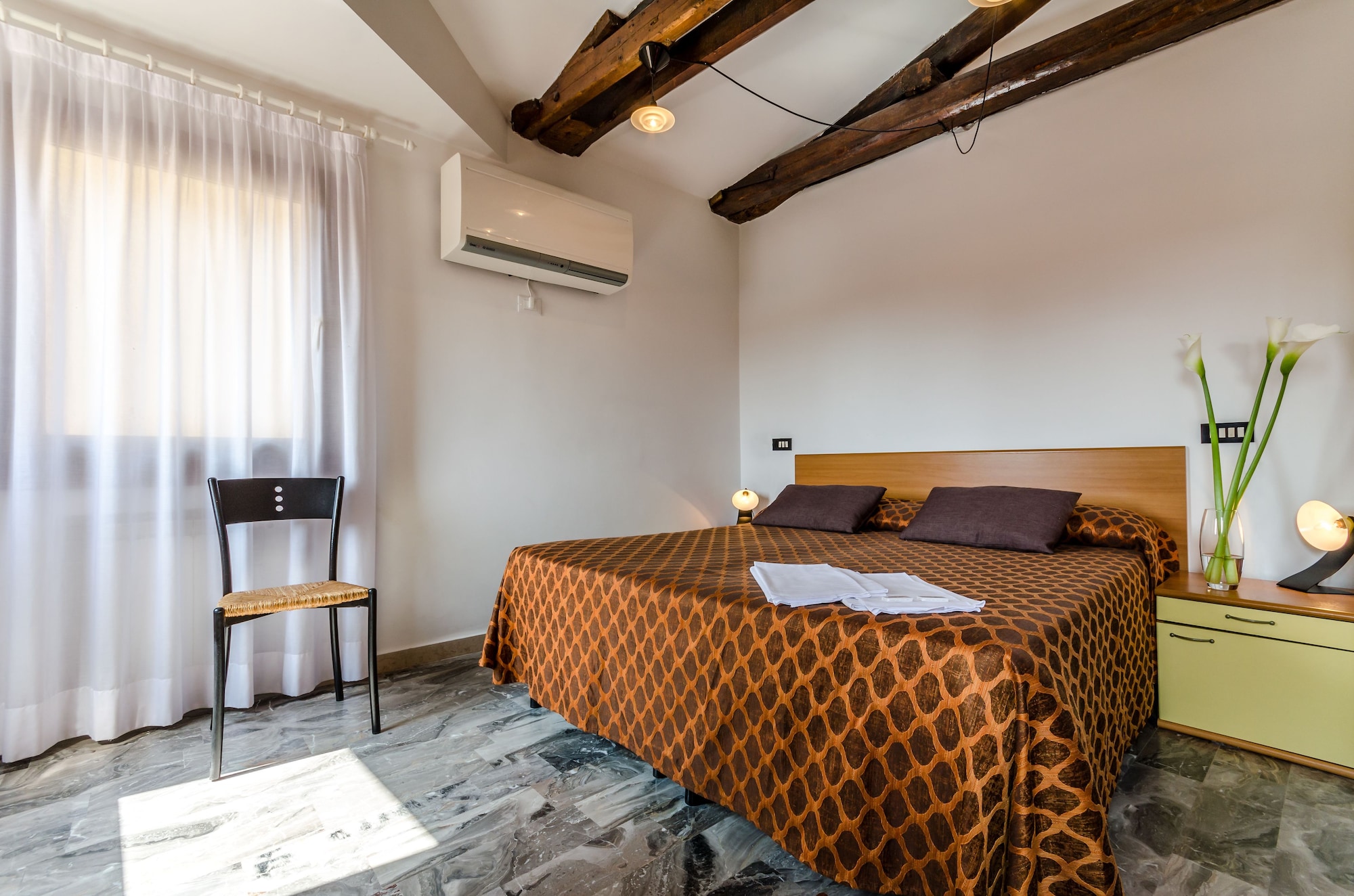 Venice Apartments基础开间， 1 间卧室