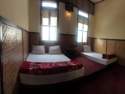 Shwe Pauk Pin Inn Hôtels à : 