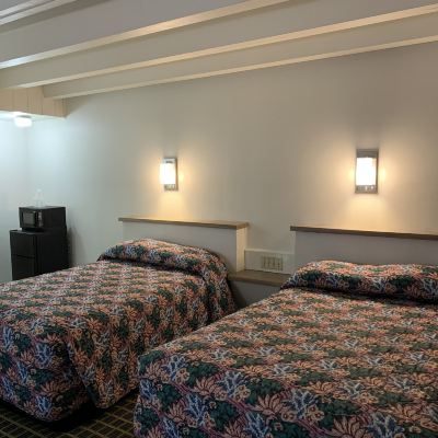 Double Room-Smoking Boone Trail Inn Promo Code