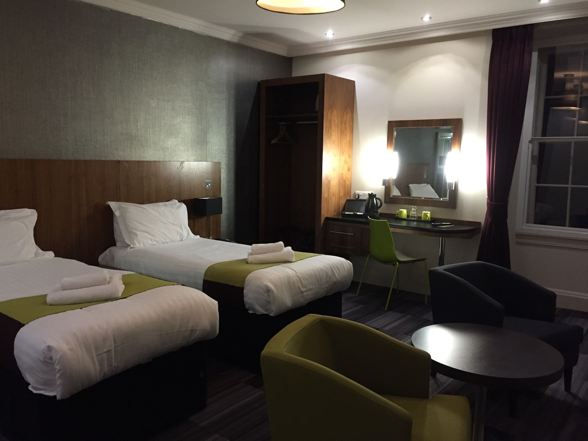 低层标准双床房