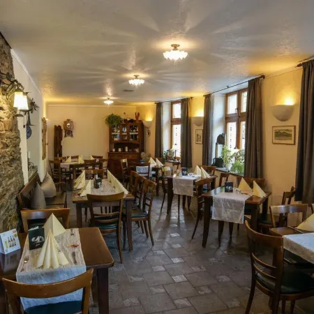 Moselland Hotel im Enderttal Zum Onkel Willi Отели в г. Кохем