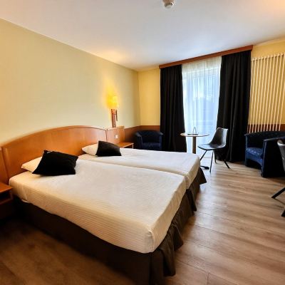 Standard Twin Room Hotel Melba Promo Code