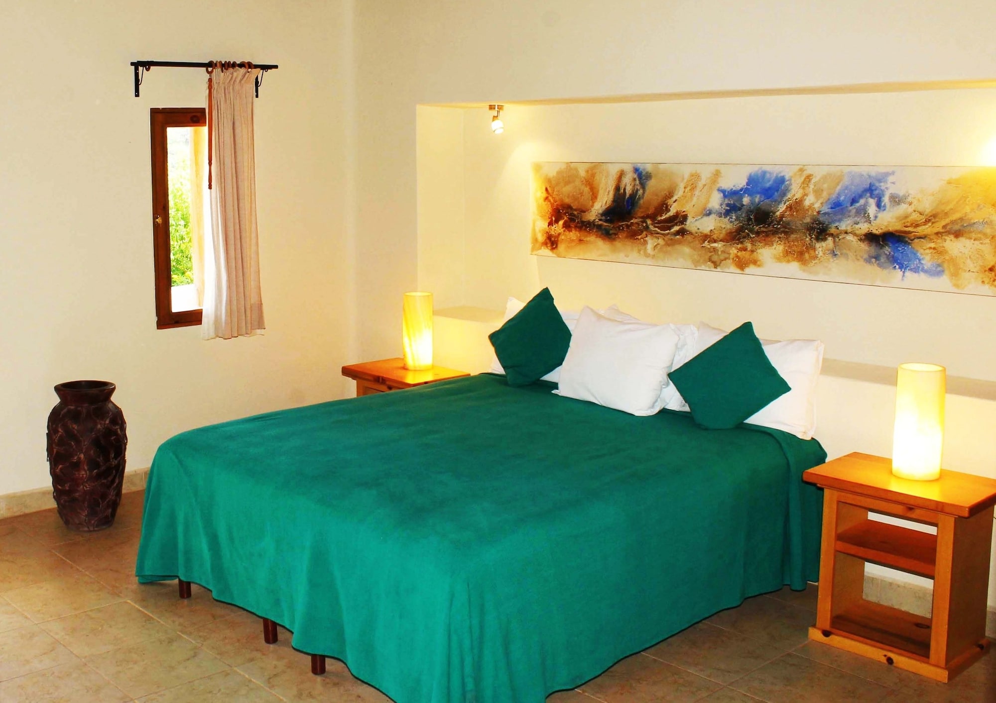 全景客房， 1 张特大床， 露台