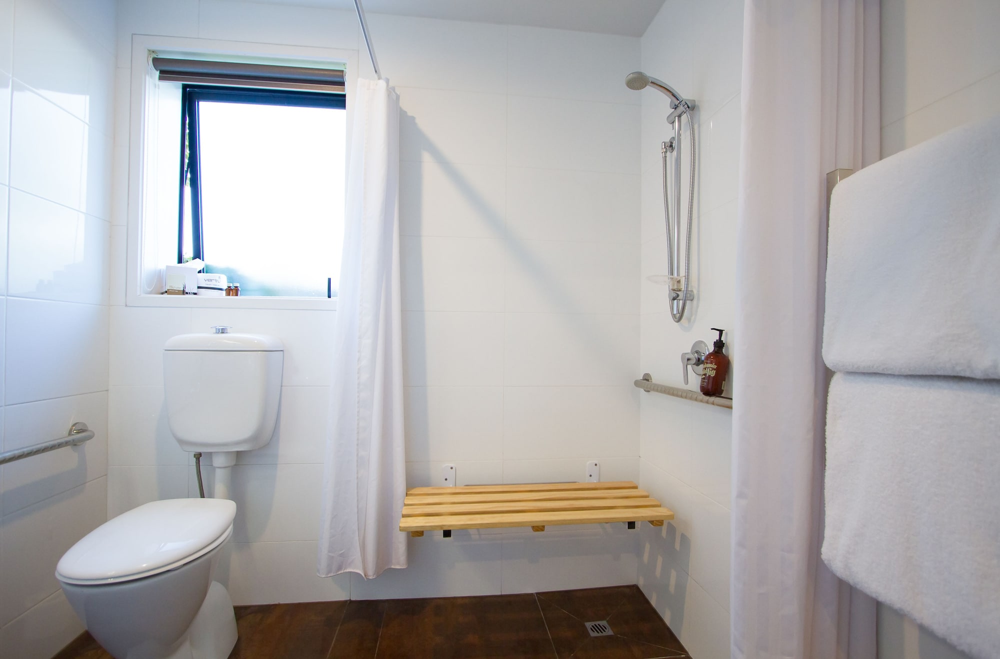 行政开间， 无烟房， 简易厨房