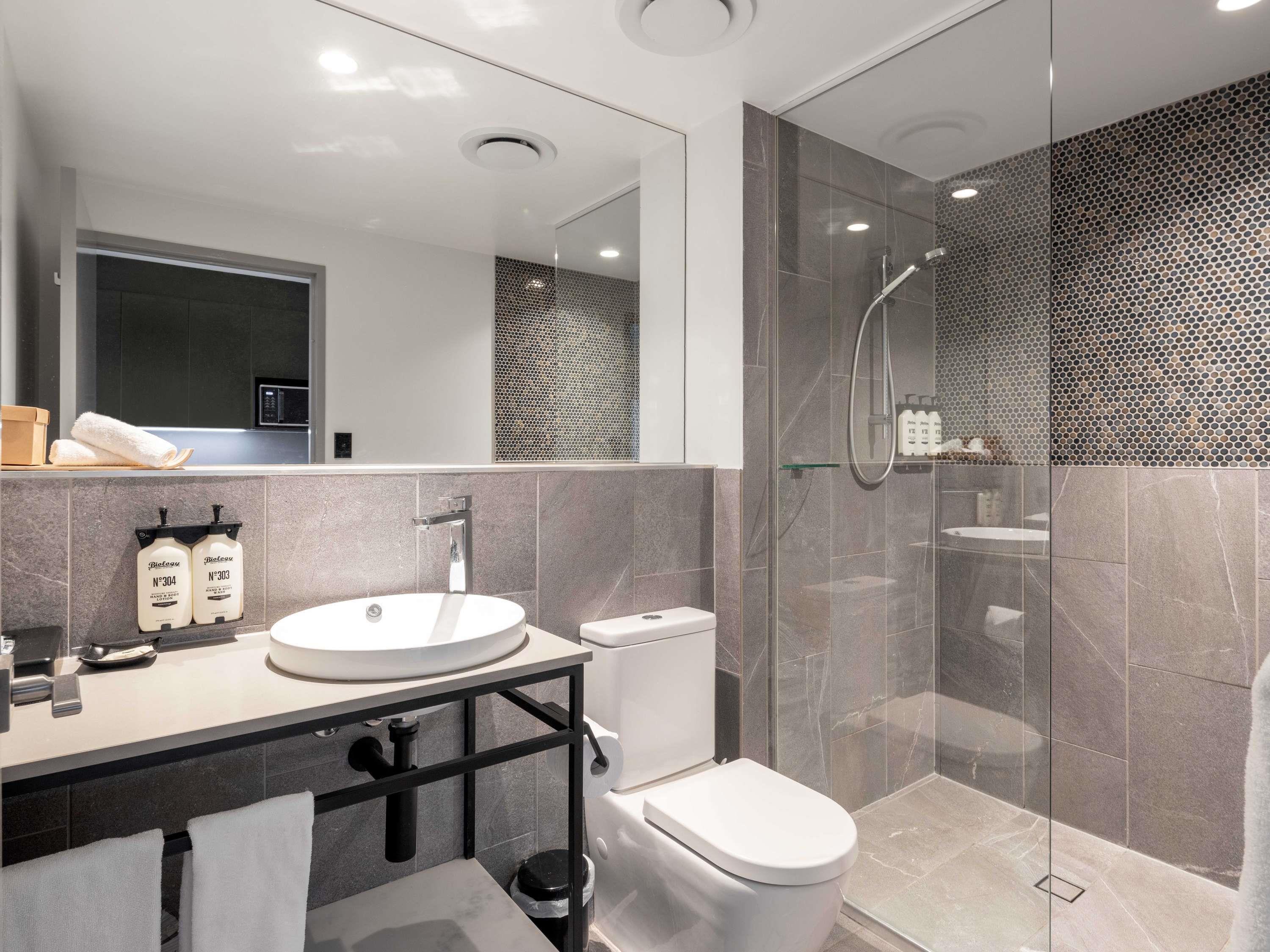 海滨豪华特大床房