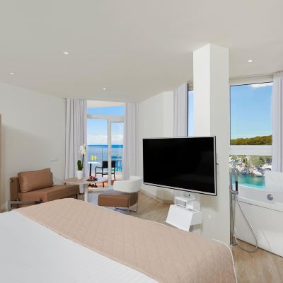 the Level Junior Suite Meliá Cala Galdana Promo Code