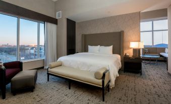 DoubleTree by Hilton Evansville - Housity